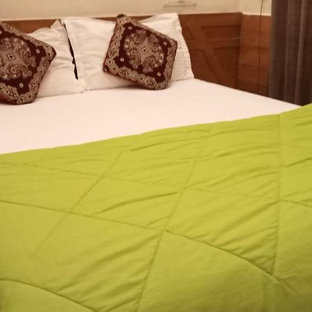 Sapphire Inn Nedumbassery Bagian luar foto
