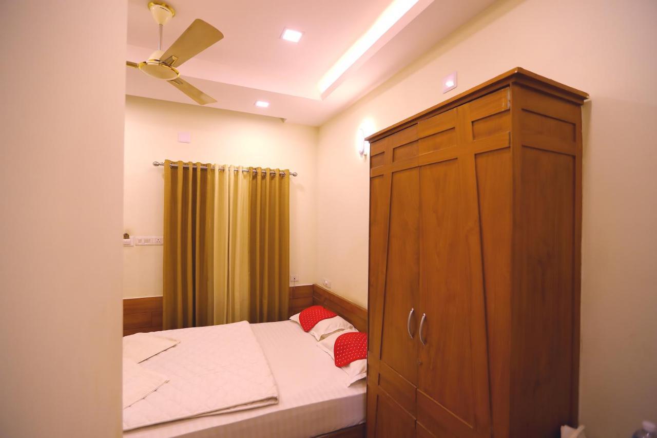 Sapphire Inn Nedumbassery Bagian luar foto