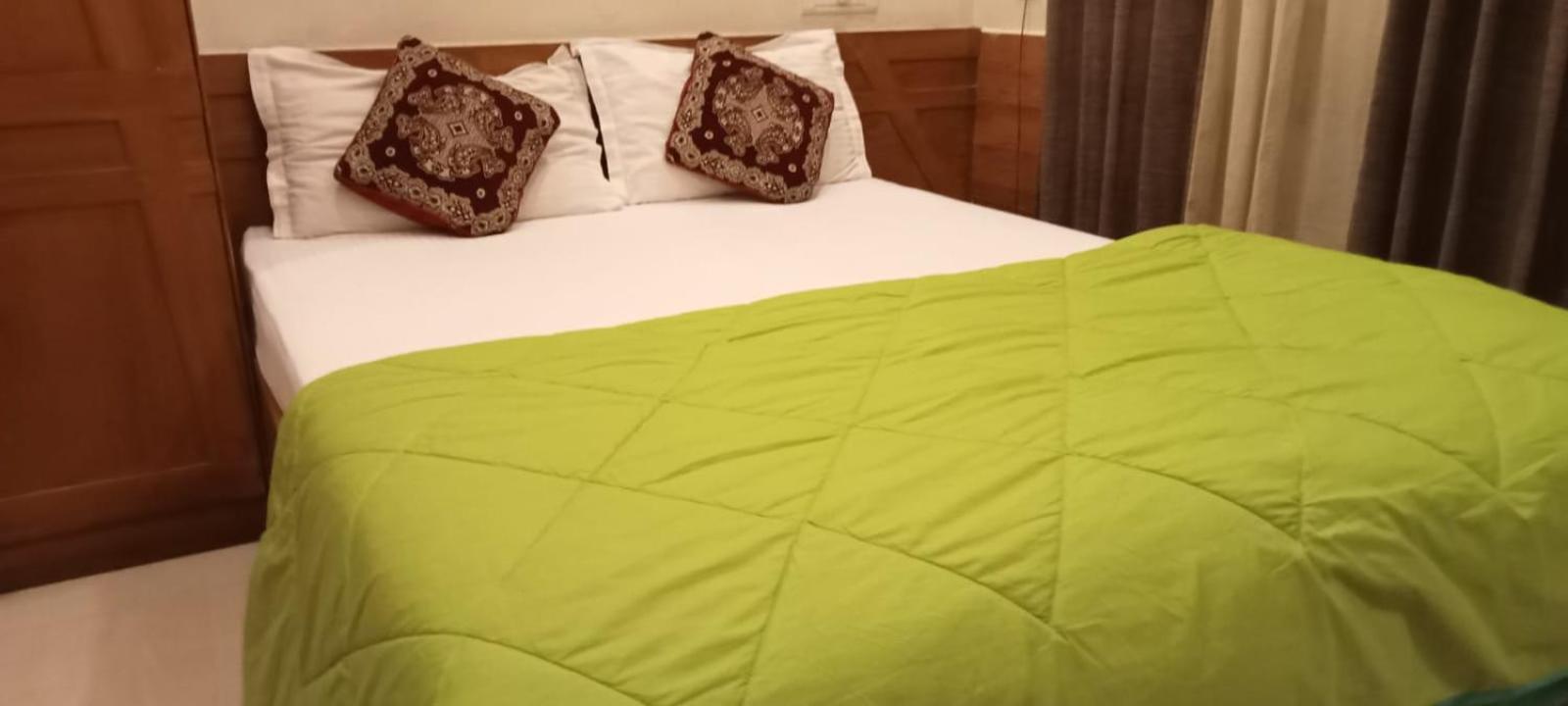 Sapphire Inn Nedumbassery Bagian luar foto