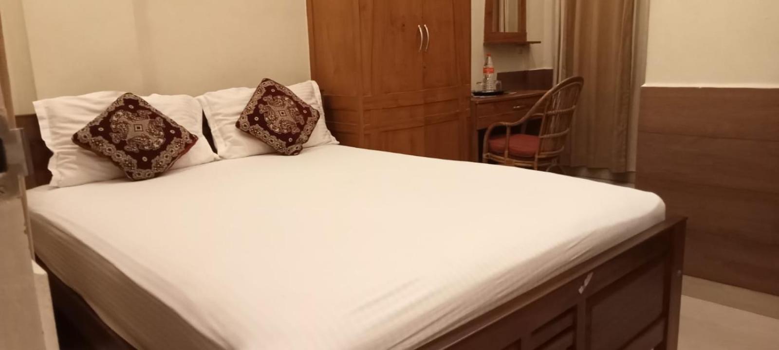 Sapphire Inn Nedumbassery Bagian luar foto